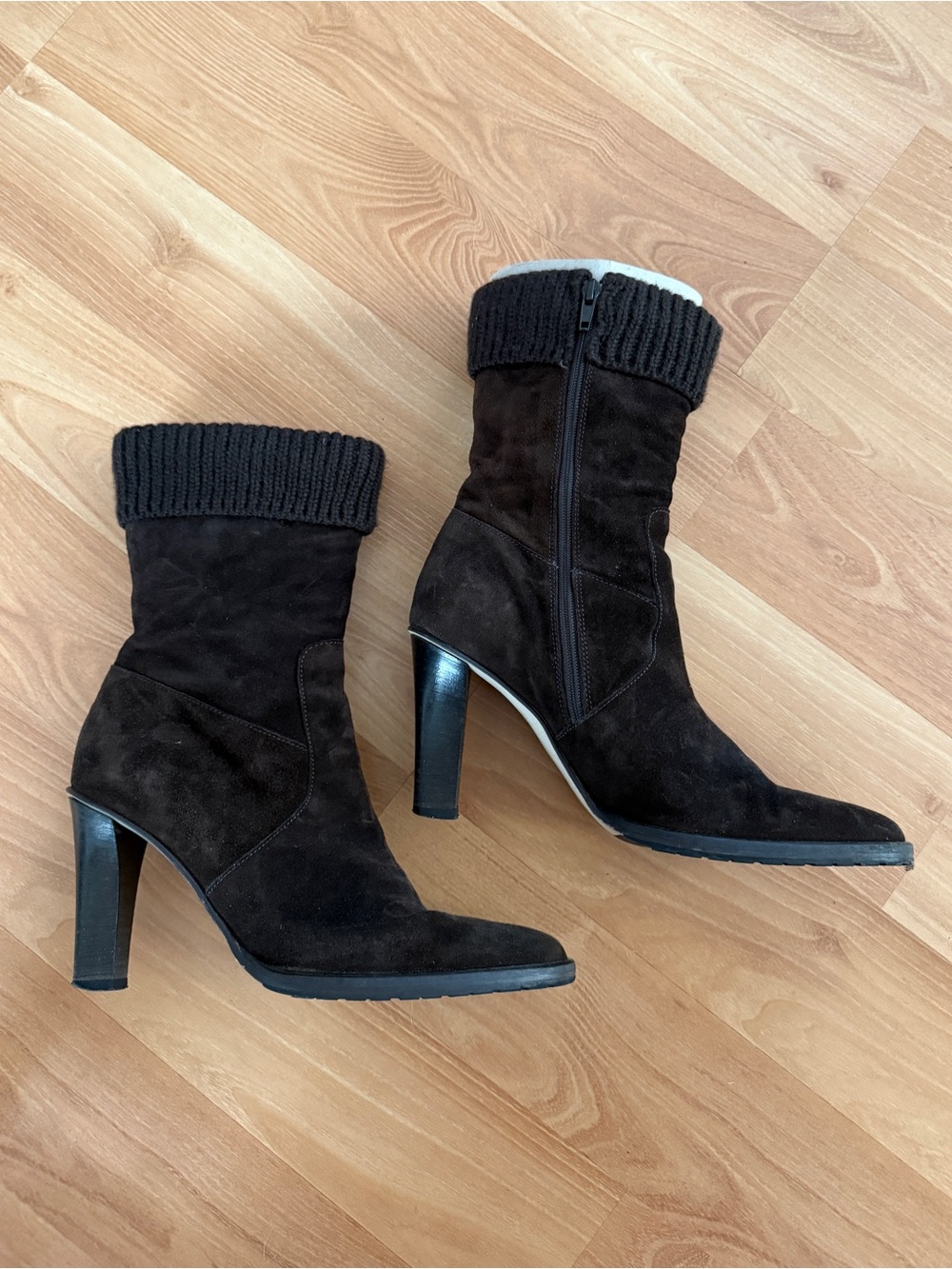 y2k suede high heeled boots with gold over detail 7H